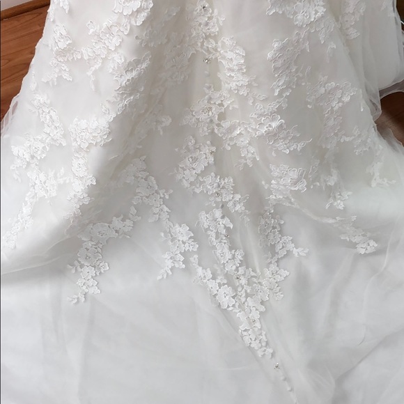 Gorgeous lace wedding gown